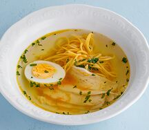 Куриный суп с лапшой