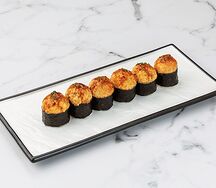 Тёплый ролл с угрём и гребешками