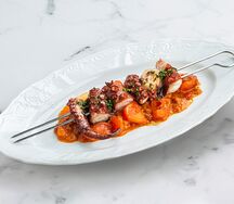 Шашлык из осьминога с хариссой