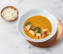 Том ям с кальмаром и креветками