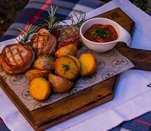 Медальоны из свинины с картофелем