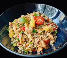 Рис с курицей и ананасами по-тайски