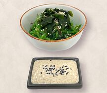 Салат чука с ореховым соусом
