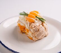 Меренговый рулет с мандарином
