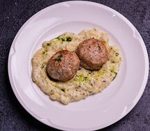 Куриные котлеты с картофельным пюре