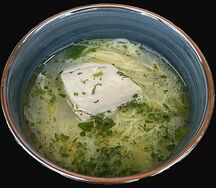 Куриный бульон с лапшой