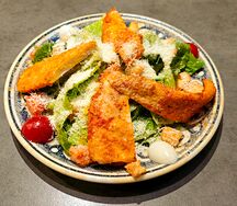 Салат Цезарь с курицей