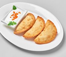 Мини-чебуреки с лососем 