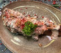Телячий язык в сливочно-ореховом соусе