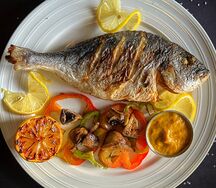 Дорадо с перечным муссом и овощами гриль