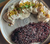 Куриное филе с фиташками и диким рисом