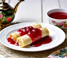 Блины с творогом и джемом