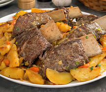Говяжьи ребрышки с запечённым картофелем