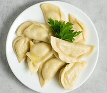 Вареники со сметаной