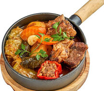 Долма из овощей с говяжьими ребрышками