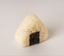 Онигири с крабом