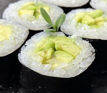 Хосомаки с авокадо