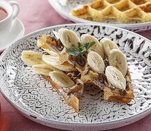 Вафля с бананом и нутеллой