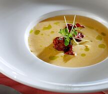 Сырный крем-суп с хрустящим беконом