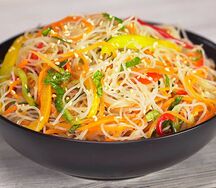 Салат Фунчоза с овощами