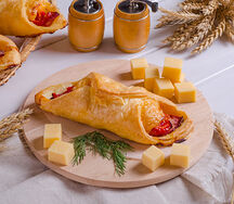 Слойка с ветчиной и сыром