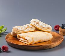Два блина с творогом и изюмом