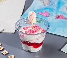 Сливочный десерт с клубничкой