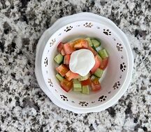 Салат овощной со сметаной