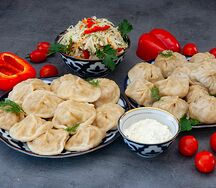 Манты с говядиной и свининой отварные