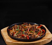 Горячая сковородка со свининой