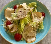 Салат Цезарь с курицей