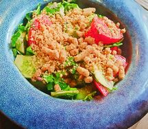 Салат овощной с орехами