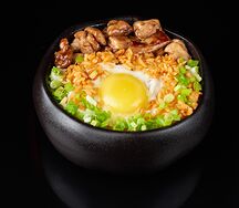 Тяхан с курицей и овощами