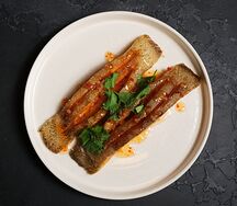 Жареный палтус в соусе сладкий чили