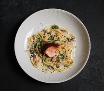 Тальятелле с лососем горячего копчения