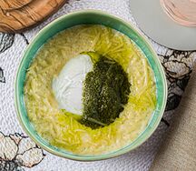 Пшенная каша, яйцо пашот и пармезан