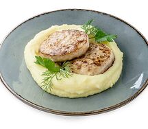 Куриные котлеты с картофельным пюре