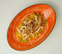 Жареный рис с курицей