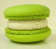 Макарун Мята-клубника