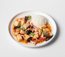 Морепродукты с тофу в остро-пряном соусе