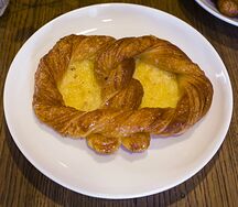 Бантик с заварным кремом