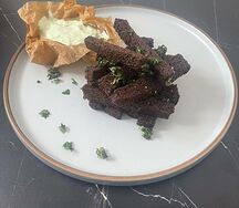 Чесночные гренки в сливочно-чесночном сосе