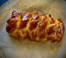 Булочка с малиной