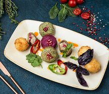 Ассорти пхали с шариками из эларджи