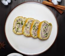 Рулет сырный с мясом
