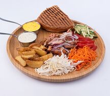 Фирменная тарелка с курицей