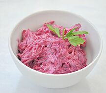 Свёкла с майонезом и чесноком