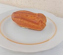 Пирожное эклер