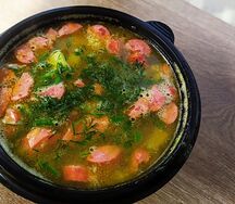 Суп с чечевицей и колбасками