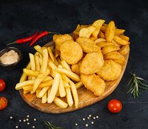 Картофель фри, картофель по-деревенски и наггетсы